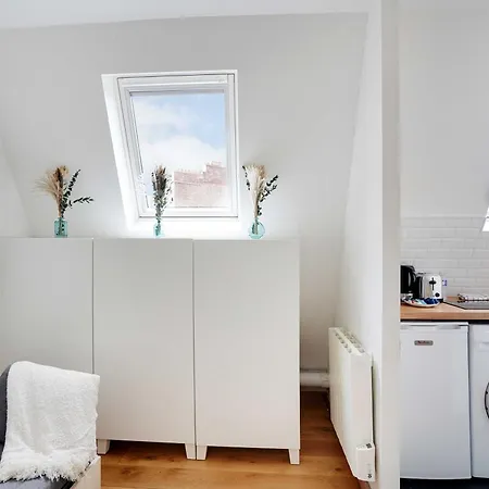 2p Near Trocadero - Eiffel Tower Париж